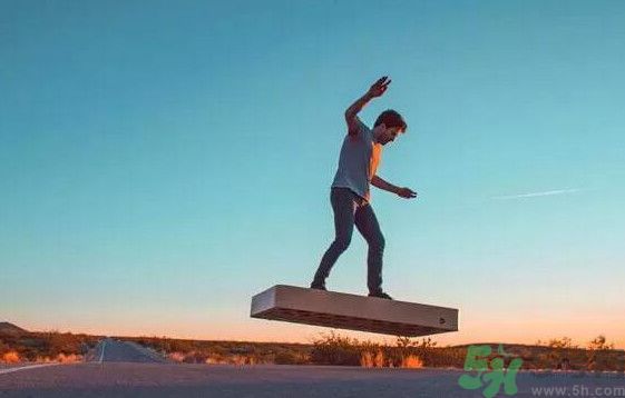 Hoverboard懸浮滑板國內(nèi)多少錢？懸浮滑板在哪可以買？