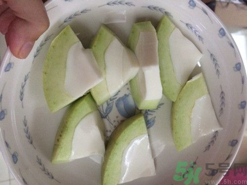 香瓜和牛奶能一起吃嗎?香瓜和牛奶吃會(huì)什么樣