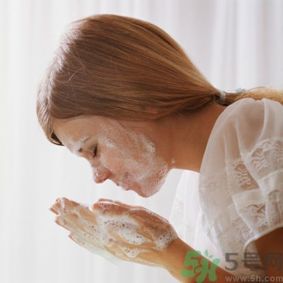 海鈺珍珠海藻柔膚水怎么樣？海鈺珍珠海藻柔膚水好用嗎？