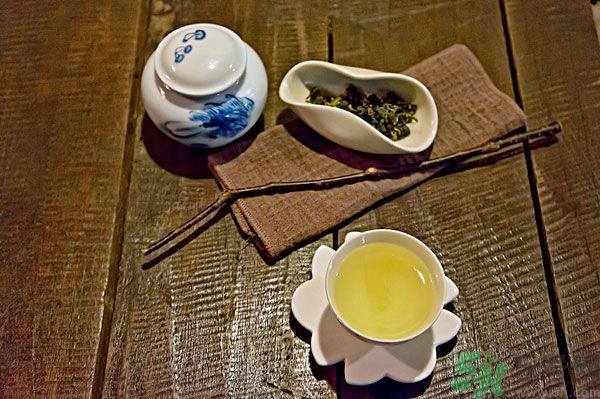 吃魚的時(shí)候能喝茶嗎？吃魚可以喝茶嗎？