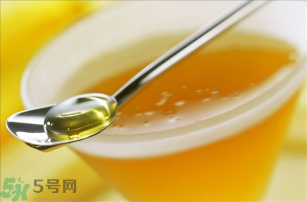 蜂蜜放久了有酒味是怎么回事？蜂蜜有酒味還能喝嗎？