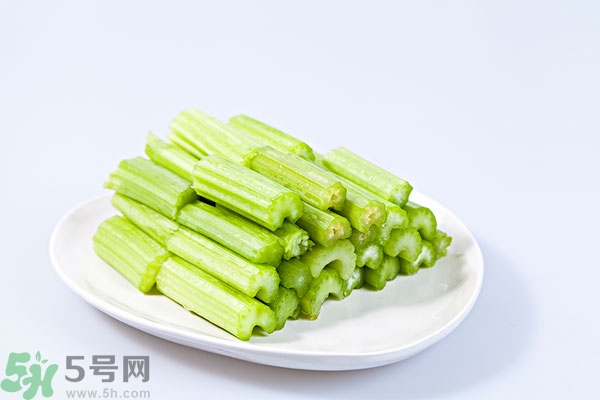 芹菜放久了能吃嗎？芹菜放軟了還能吃嗎？