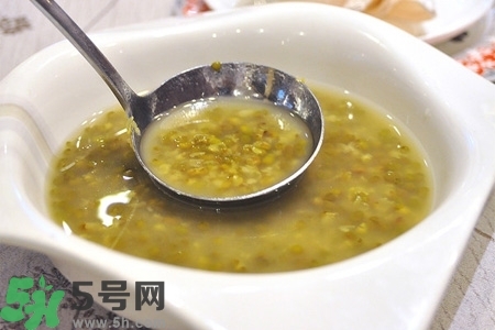 夏天喝綠豆湯好嗎？夏天喝綠豆湯好不好？