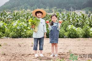 8歲男孩標(biāo)準(zhǔn)身高體重是多少？8歲女生標(biāo)準(zhǔn)身高體重是多少？