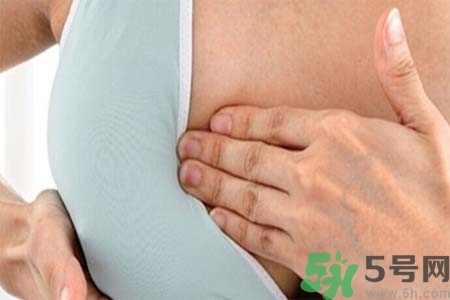 乳房上有硬塊怎么辦？乳房有硬塊的病因是什么？