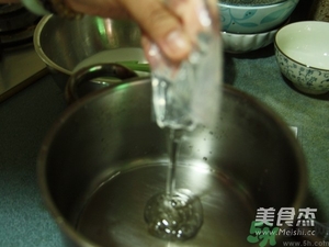 水晶月餅用的什么粉？水晶月餅的做法及配方