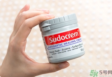 Sudocrem屁屁霜怎么用？sudocrem屁屁霜初生寶寶能用嗎？