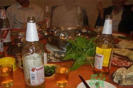 吃火鍋喝啤酒會(huì)胖嗎？吃火鍋喝啤酒胖了怎么辦？