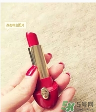 復(fù)古紅口紅適合學(xué)生嗎？復(fù)古紅口紅顯老嗎？