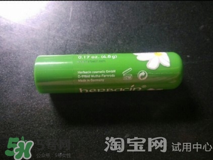 小甘菊唇膏小孩能用嗎？herbacin賀本清小甘菊唇膏小孩可以用嗎？