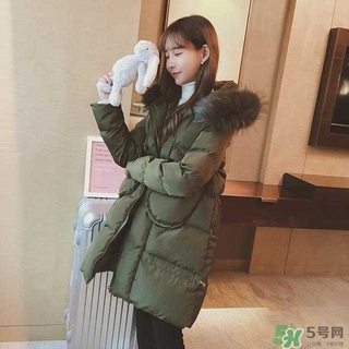 小個子女生適合穿什么羽絨服？個子矮的女生適合什么羽絨服