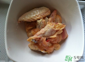 腌雞肉用什么調(diào)料？雞肉用什么腌制？