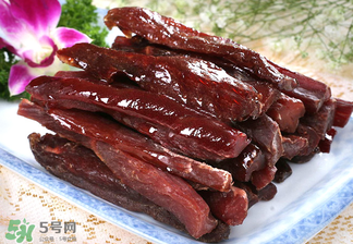 風(fēng)干牛肉是生的嗎？風(fēng)干牛肉是生的還是熟的？