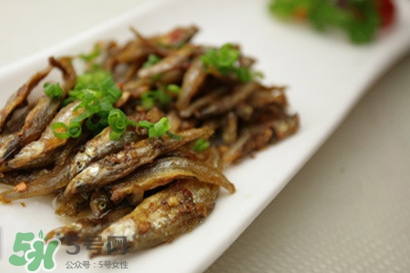 小魚(yú)仔熱量高嗎？吃小魚(yú)仔會(huì)胖嗎？