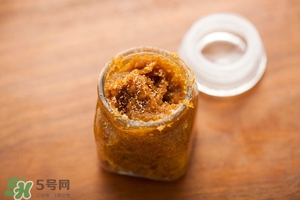 唇部磨砂膏多久用一次？唇部磨砂膏可以天天用嗎？