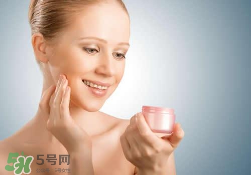 精華乳是乳液?jiǎn)?？精華乳和乳液的區(qū)別