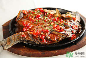 薺菜和鯽魚(yú)能一起吃嗎？薺菜和鯽魚(yú)一起吃會(huì)流產(chǎn)嗎？