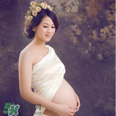 孕婦摸肚子會繞頸嗎？孕婦摸肚子胎兒能感受到嗎？