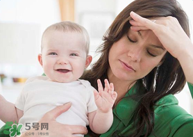 生完孩子后掉頭發(fā)是正常的嗎？產(chǎn)后掉發(fā)掉多少屬于正常?