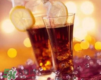 碳酸飲料喝多了會(huì)怎么樣？碳酸飲料的危害有哪些