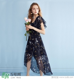 7月份穿什么衣服？七月份穿衣搭配