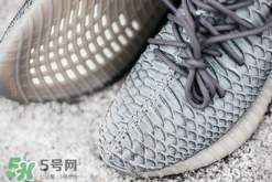 adidas yeezy 350 boost v2蟒蛇皮定制版多少錢？