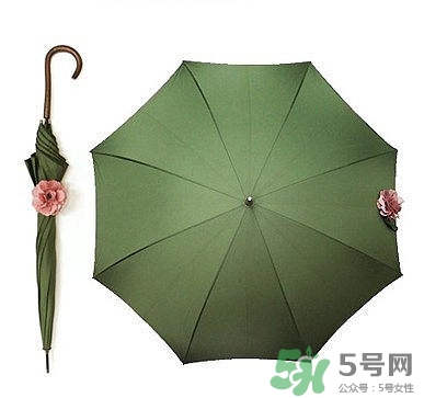 黑檸檬和蕉下哪個(gè)好？黑檸檬和蕉下太陽(yáng)傘對(duì)比