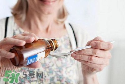 感冒藥和消炎藥能一起吃嗎？感冒藥吃多了會怎樣