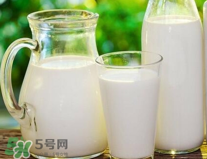 脫脂牛奶熱量高嗎？脫脂牛奶會(huì)發(fā)胖嗎