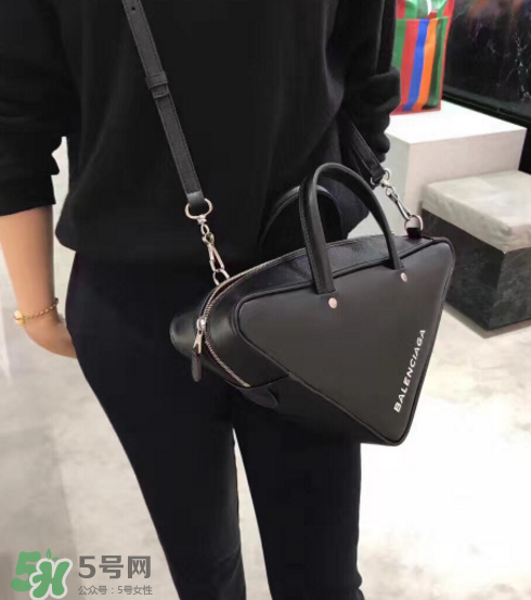 balenciaga三角包尺寸多大？巴黎世家三角形包包尺寸介紹