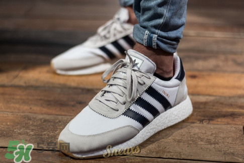 adidas iniki runner上腳效果怎么樣？阿迪達(dá)斯復(fù)古跑鞋好看嗎？