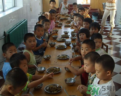 寶寶不去幼兒園可以嗎？寶寶可以不上幼兒園嗎？