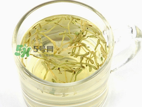 金銀花茶要怎樣泡才好喝？金銀花茶最佳泡茶水溫是多少