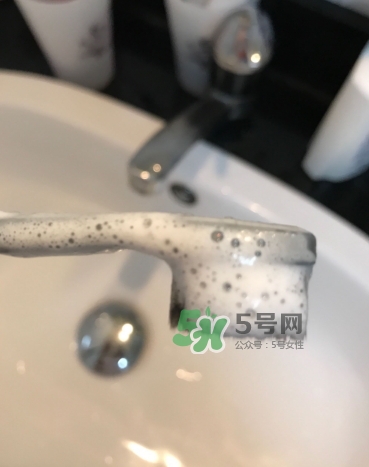 lg竹鹽牙膏怎么樣？lg竹鹽按壓牙膏怎么用？