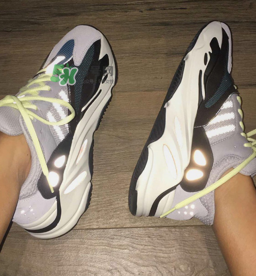 yeezy runner 700多少錢？侃爺復(fù)古跑鞋專柜價格