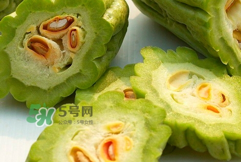 苦瓜的營養(yǎng)價(jià)值_苦瓜的功效與作用及食用禁忌