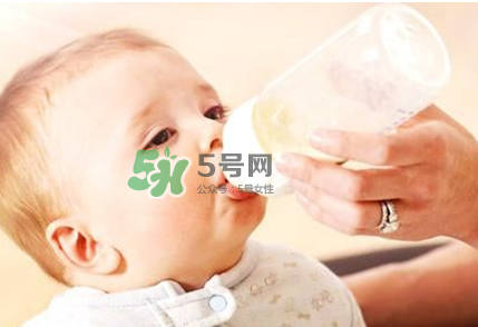 母乳和奶粉能混在一起吃嗎？母乳和奶粉混合喂養(yǎng)好嗎？