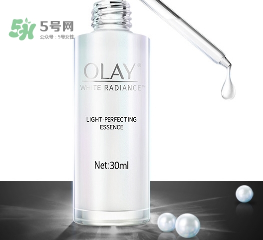 olay玉蘭油小白瓶小綠瓶哪個好？olay小白瓶小綠瓶區(qū)別