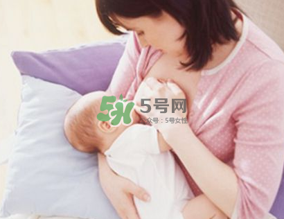 母乳喂養(yǎng)會(huì)乳糖不耐受嗎？母乳喂養(yǎng)會(huì)過(guò)度喂養(yǎng)嗎？