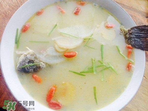 鯽魚(yú)湯怎么去腥味？鯽魚(yú)湯熬多長(zhǎng)時(shí)間最好？