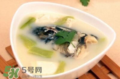 產(chǎn)婦鯽魚湯什么時候喝？產(chǎn)婦鯽魚湯放調(diào)料嗎？