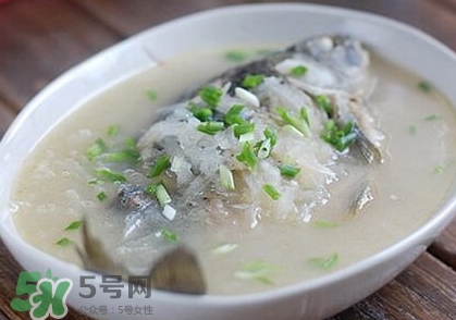 孕婦喝鯽魚(yú)湯上火嗎？孕婦喝鯽魚(yú)湯會(huì)發(fā)胖嗎？