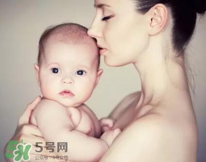 母乳到什么時候就沒營養(yǎng)了？母乳什么時候斷最好？