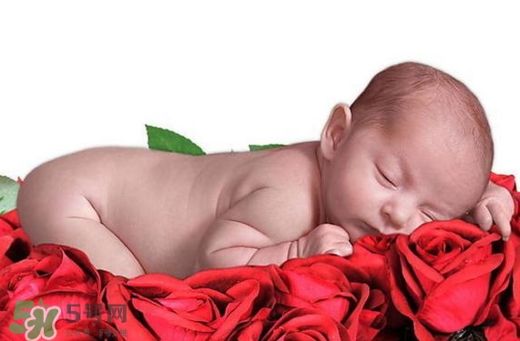 要上班了寶寶吃母乳怎么辦？要上班了寶寶不吃奶瓶怎么辦？