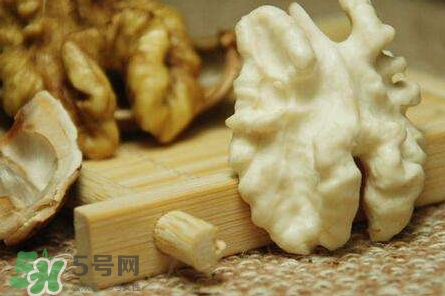 新鮮核桃怎么吃？新鮮核桃怎么給寶寶吃？