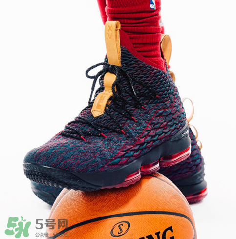 nike lebron 15 cavs實物什么樣？