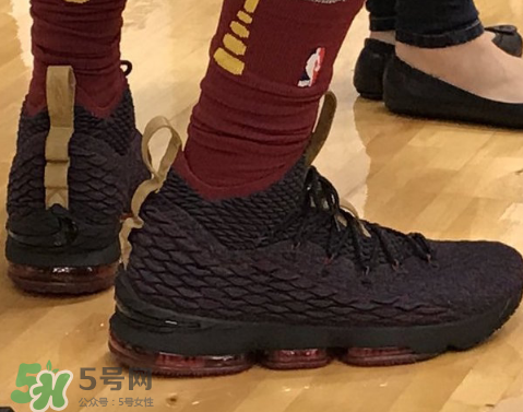 nike lebron 15 cavs實物什么樣？