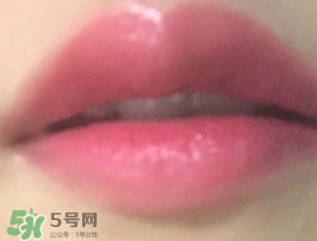 雅詩蘭黛戀愛唇膏220心動色試色