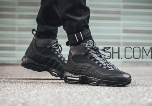 nike air max 95 triple black黑魂配色上腳效果怎么樣？