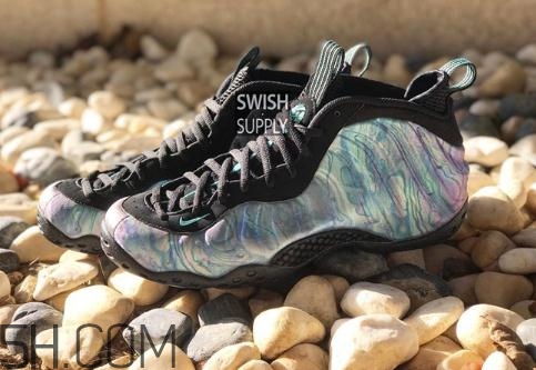 nike air foamposite one鮑魚噴實物什么樣？